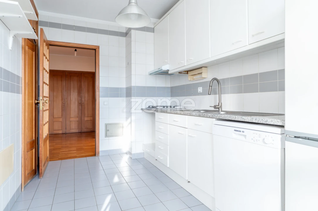 Apartamento T3 para Arrendamento em Paranhos Foto 15