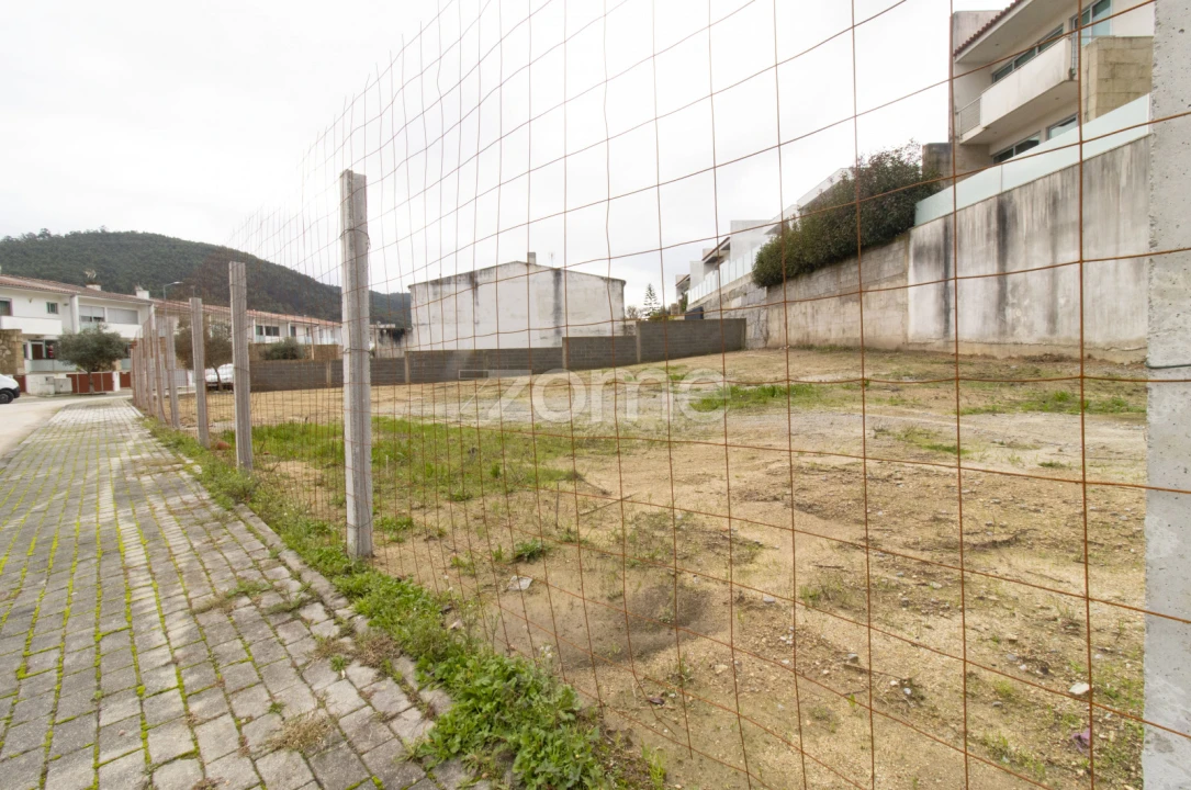 Terreno para Venda em Guisande e Oliveira (São Pedro) Foto 1