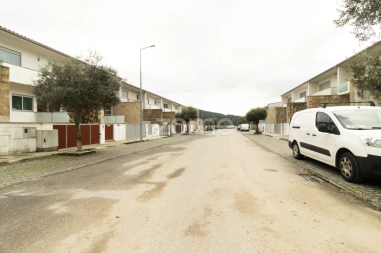 Terreno para Venda em Guisande e Oliveira (São Pedro) Foto 6