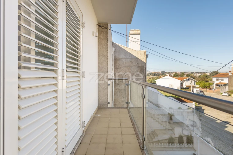 Moradia T5 para Venda em Gondomar (São Cosme), Valbom e Jovim Foto 3