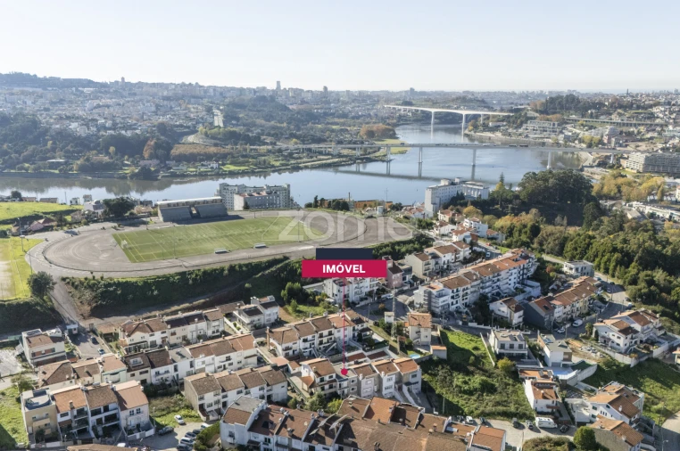 Moradia T5 para Venda em Gondomar (São Cosme), Valbom e Jovim Foto 4