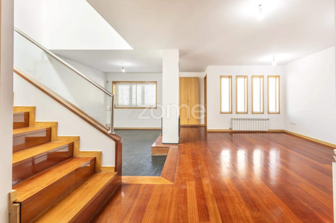 Moradia T5 para Venda em Gondomar (São Cosme), Valbom e Jovim Foto 9