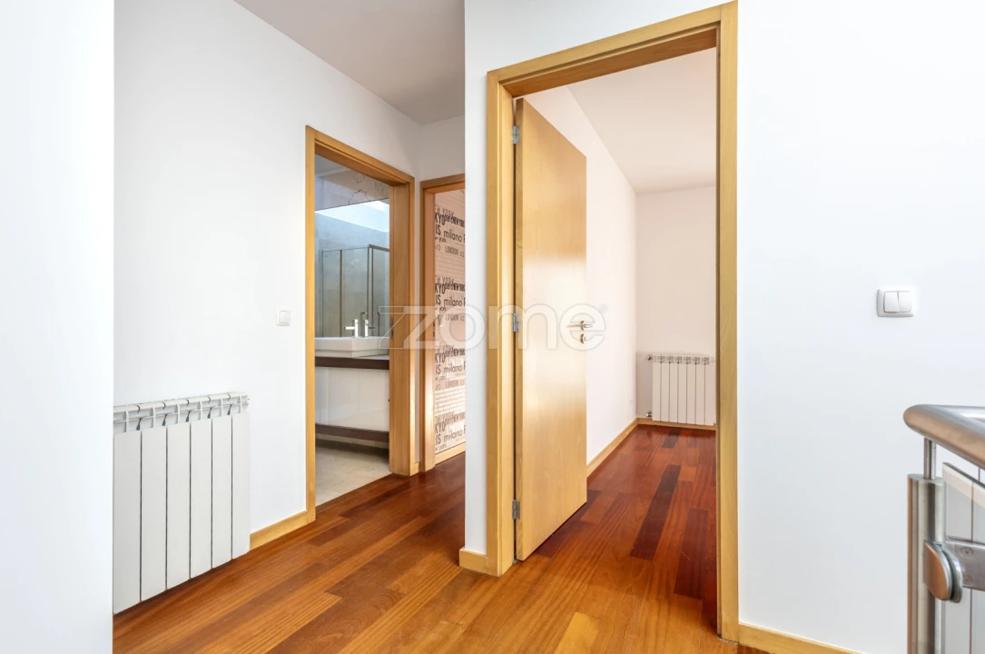 Moradia T5 para Venda em Gondomar (São Cosme), Valbom e Jovim Foto 16