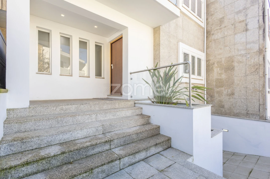 Moradia T5 para Venda em Gondomar (São Cosme), Valbom e Jovim Foto 2