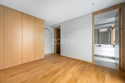 Apartamento T2 para Arrendamento em Cedofeita, Santo Ildefonso, Sé, Miragaia, São Nicolau e Vitória