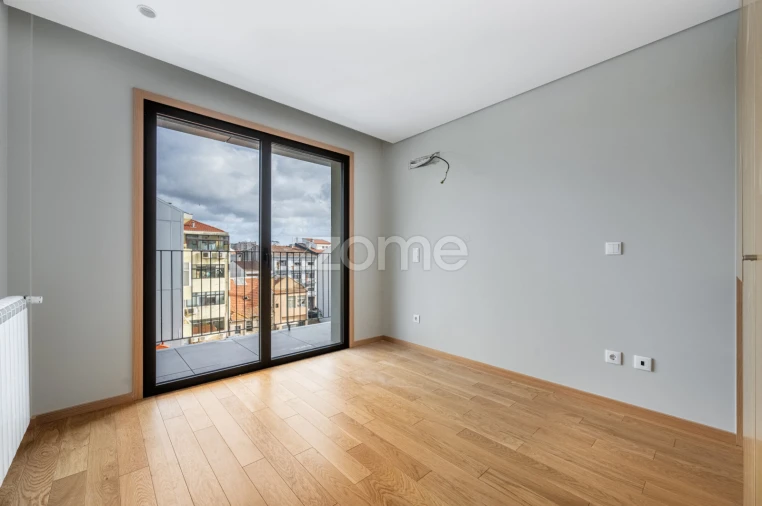Apartamento T2 para Arrendamento em Cedofeita, Santo Ildefonso, Sé, Miragaia, São Nicolau e Vitória Foto 8