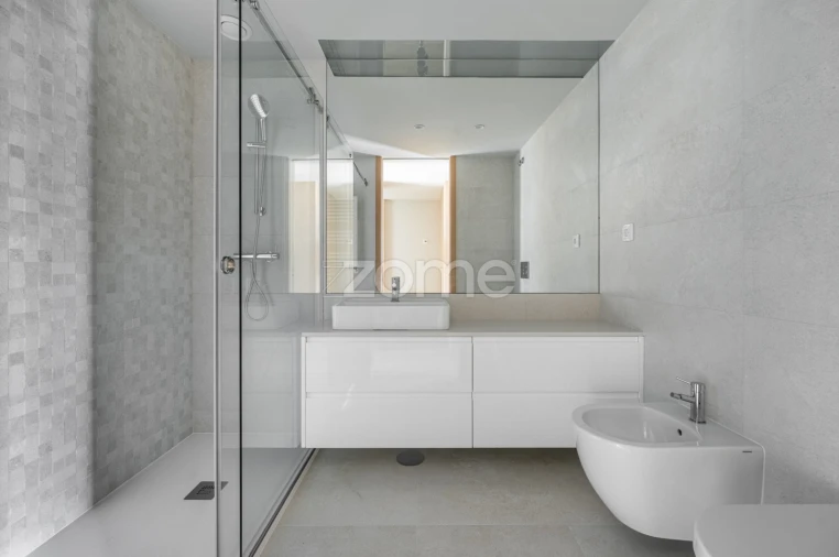 Apartamento T2 para Arrendamento em Cedofeita, Santo Ildefonso, Sé, Miragaia, São Nicolau e Vitória Foto 7