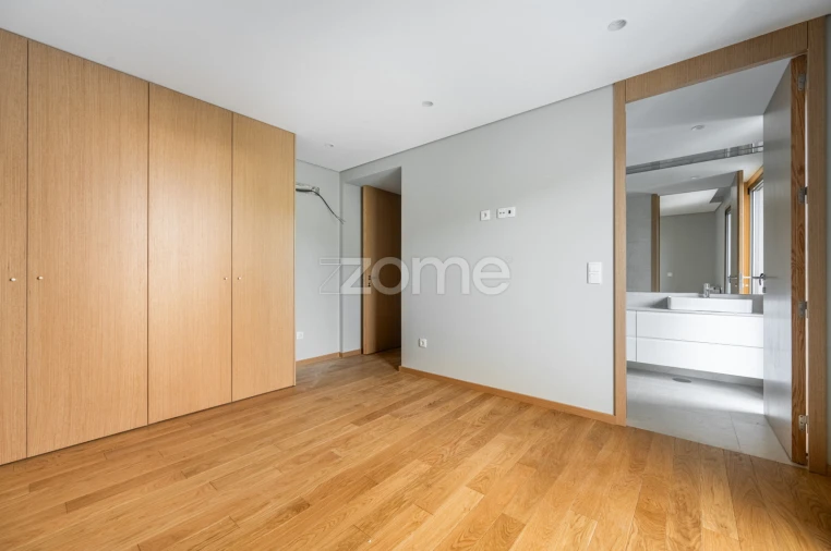 Apartamento T2 para Arrendamento em Cedofeita, Santo Ildefonso, Sé, Miragaia, São Nicolau e Vitória Foto 12