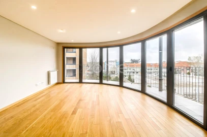 Apartamento T2 para Arrendamento em Paranhos
