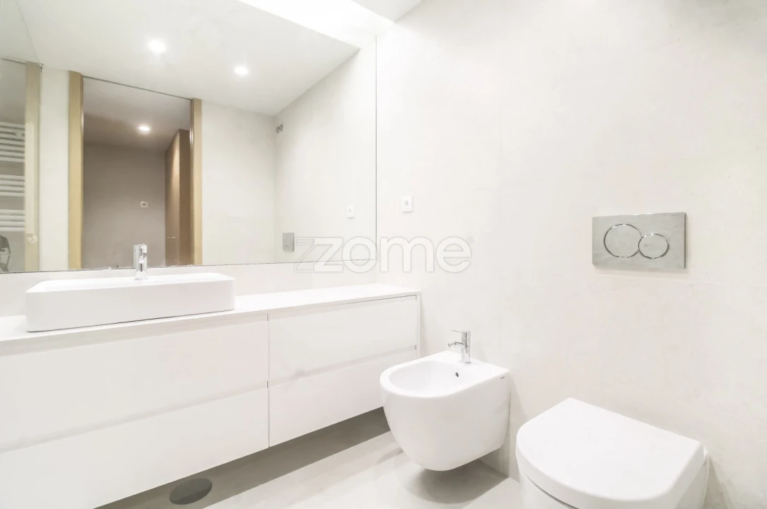 Apartamento T2 para Arrendamento em Paranhos Foto 30