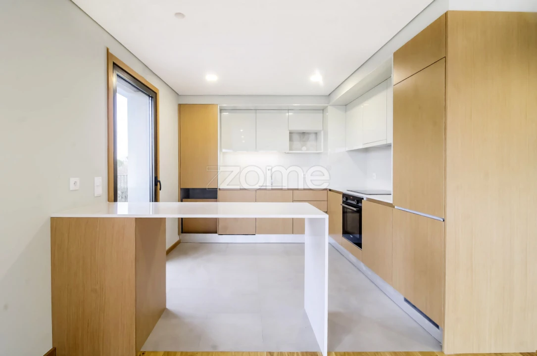 Apartamento T2 para Arrendamento em Paranhos Foto 15