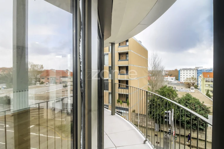 Apartamento T2 para Arrendamento em Paranhos Foto 9