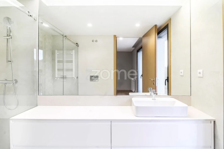Apartamento T2 para Arrendamento em Paranhos Foto 19