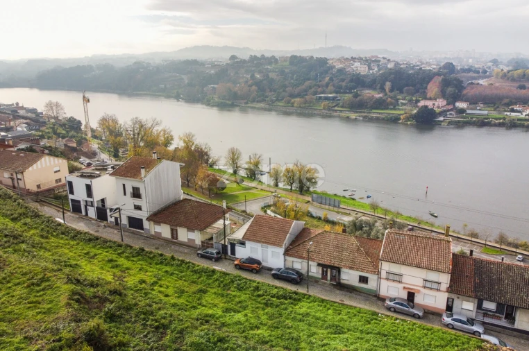 Moradia T6 para Venda em Gondomar (São Cosme), Valbom e Jovim Foto 5