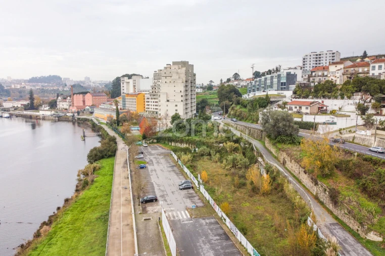 Moradia T6 para Venda em Gondomar (São Cosme), Valbom e Jovim Foto 10