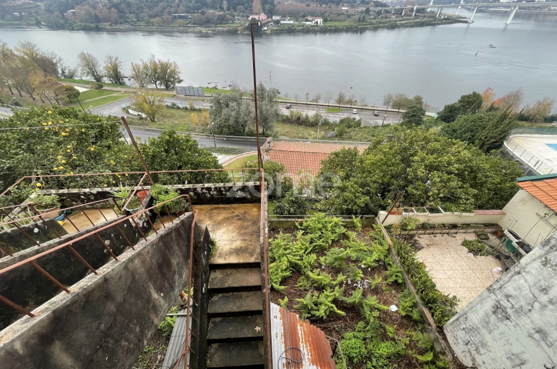 Moradia T6 para Venda em Gondomar (São Cosme), Valbom e Jovim Foto 17