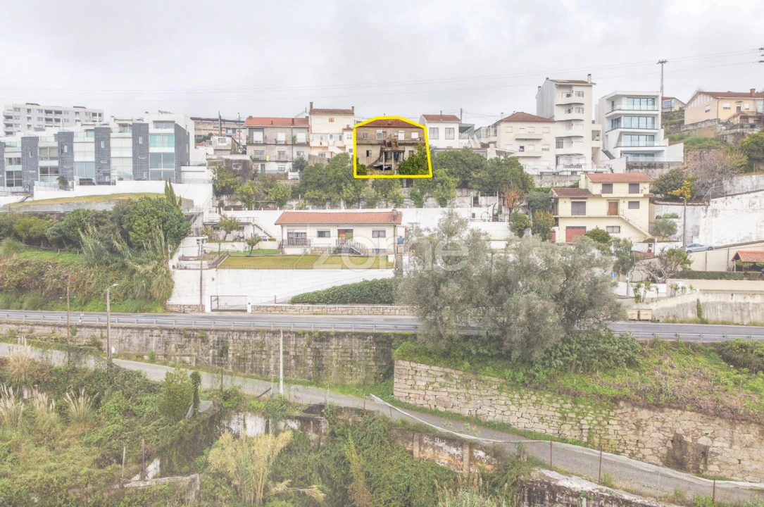 Moradia T6 para Venda em Gondomar (São Cosme), Valbom e Jovim Foto 11