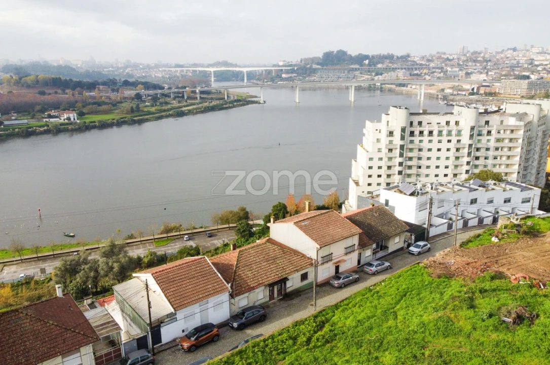 Moradia T6 para Venda em Gondomar (São Cosme), Valbom e Jovim Foto 3