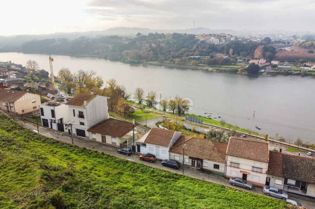 Moradia T6 para Venda em Gondomar (São Cosme), Valbom e Jovim Foto 5