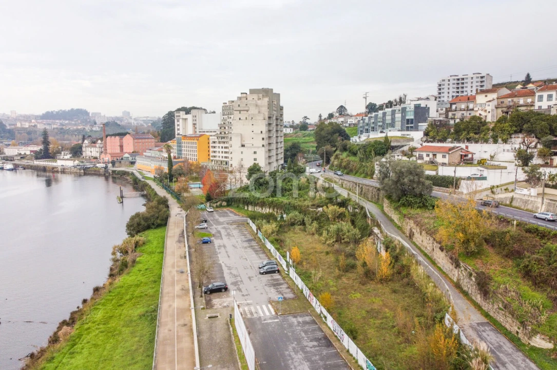 Moradia T6 para Venda em Gondomar (São Cosme), Valbom e Jovim Foto 10