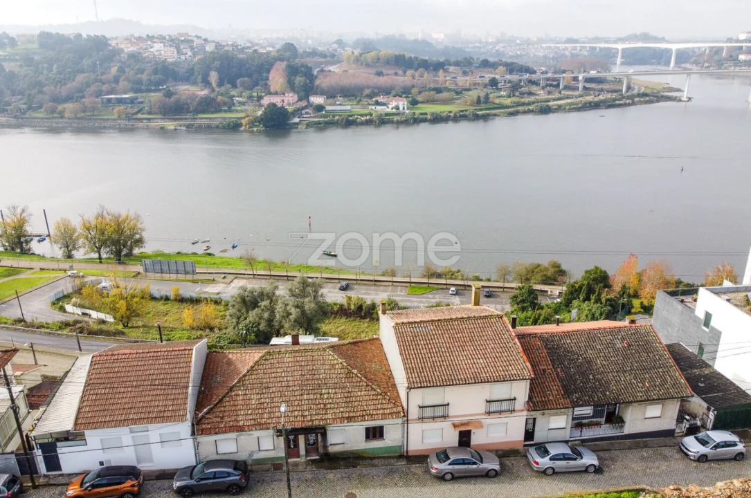 Moradia T6 para Venda em Gondomar (São Cosme), Valbom e Jovim Foto 6