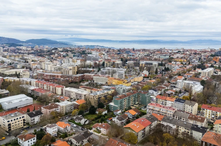 Terreno para Venda em Braga (São José de São Lázaro e São João do Souto) Foto 4