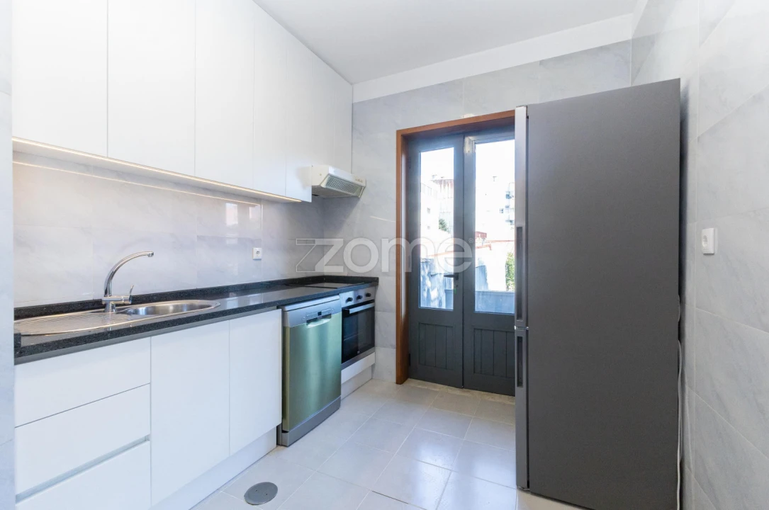 Apartamento T3 para Arrendamento em Ramalde Foto 12