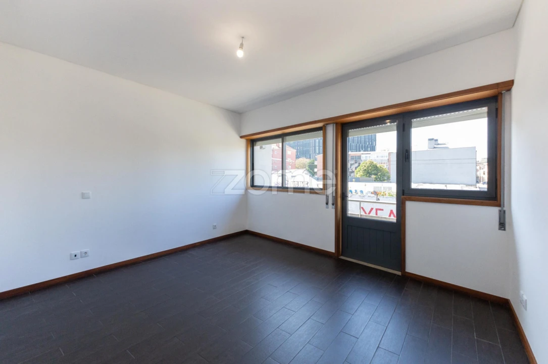 Apartamento T3 para Arrendamento em Ramalde Foto 35