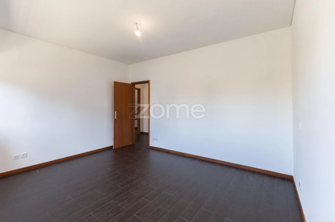 Apartamento T3 para Arrendamento em Ramalde Foto 36