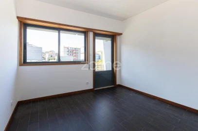 Apartamento T3 para Arrendamento em Ramalde
