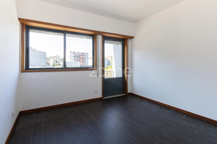 Apartamento T3 para Arrendamento em Ramalde Foto 32