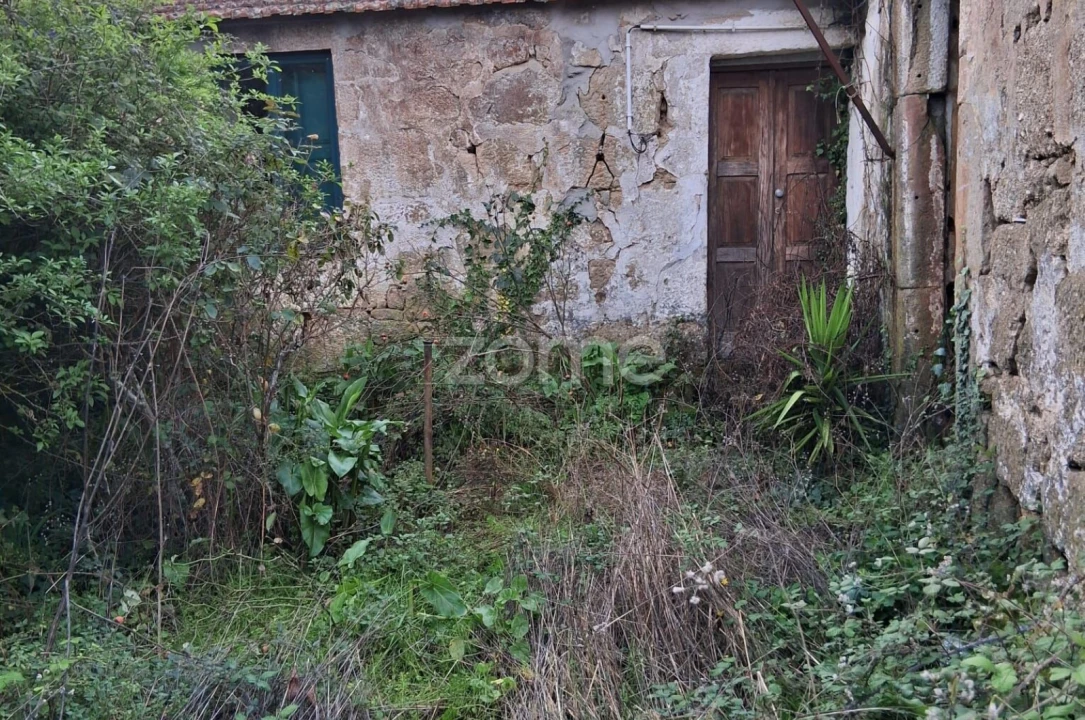 Moradia T5 para Venda em Freigil e Miomães Foto 14