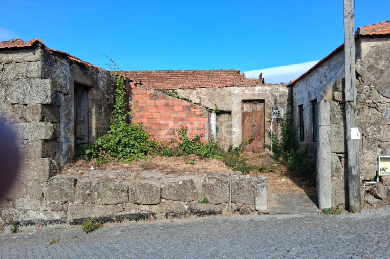 Moradia T5 para Venda em Freigil e Miomães Foto 5