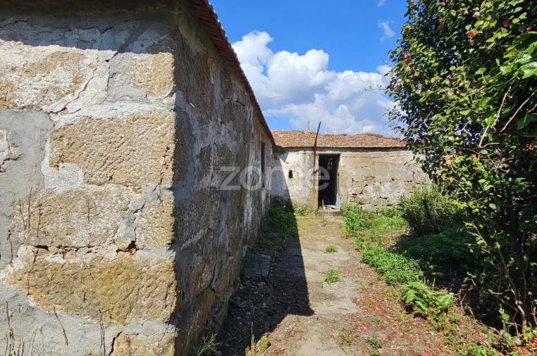 Moradia T5 para Venda em Freigil e Miomães Foto 21