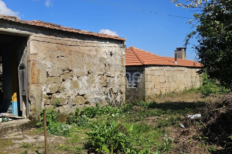 Moradia T5 para Venda em Freigil e Miomães Foto 22