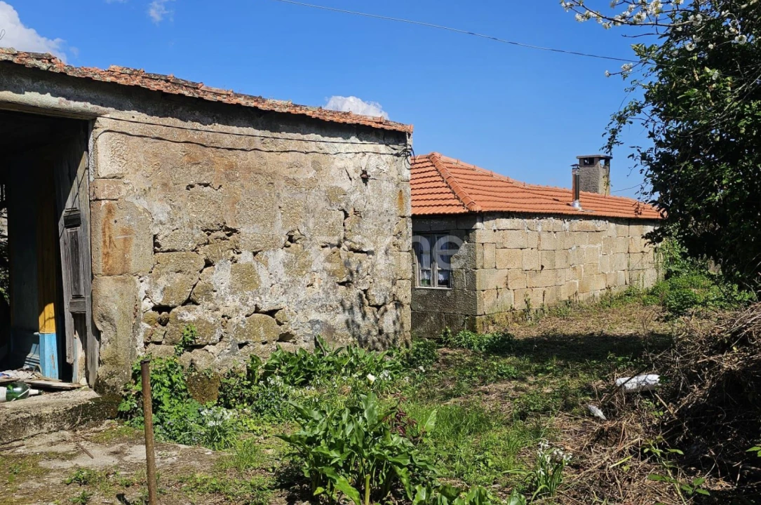 Moradia T5 para Venda em Freigil e Miomães Foto 22