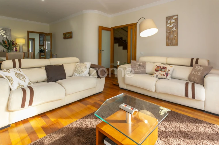 Moradia T4 para Venda em Vila Nova da Telha Foto 17