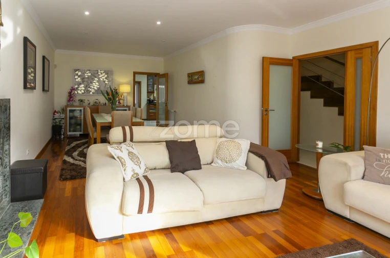 Moradia T4 para Venda em Vila Nova da Telha Foto 16