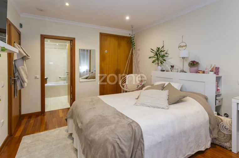 Moradia T4 para Venda em Vila Nova da Telha Foto 32