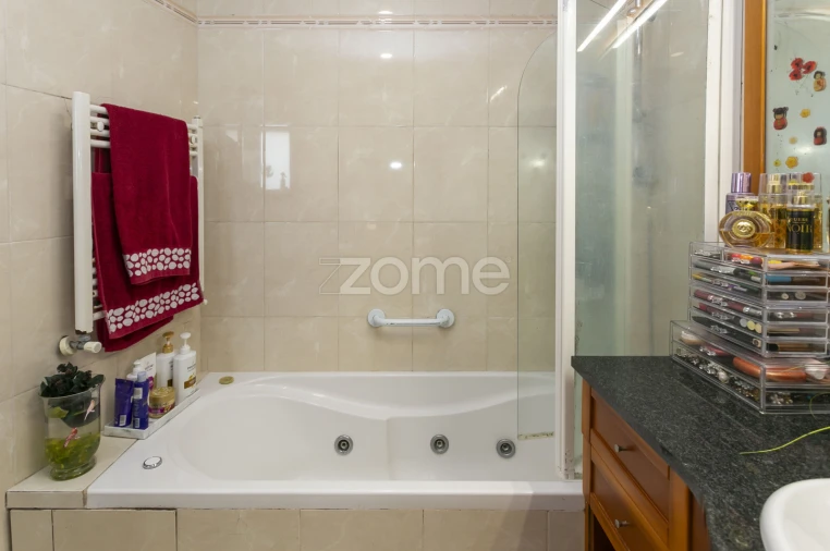 Moradia T4 para Venda em Vila Nova da Telha Foto 27