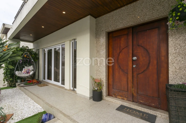 Moradia T4 para Venda em Vila Nova da Telha Foto 2