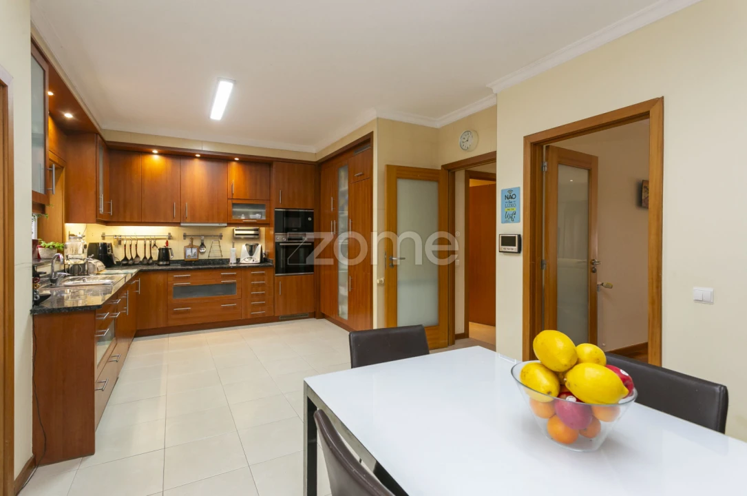 Moradia T4 para Venda em Vila Nova da Telha Foto 9