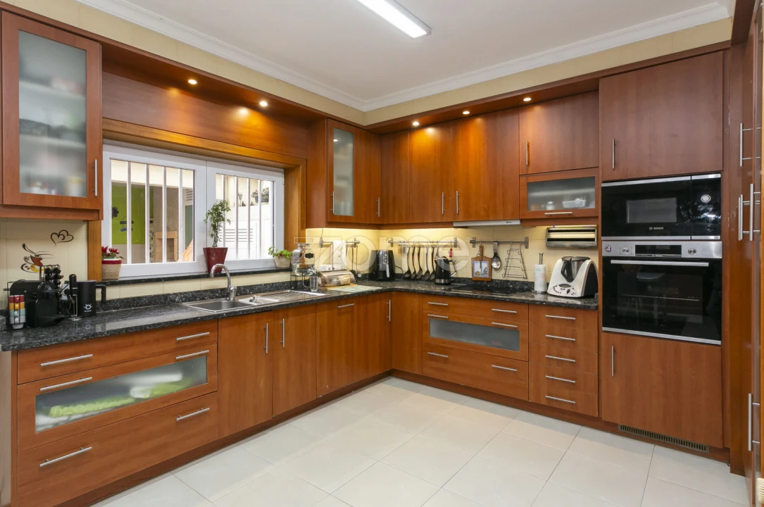 Moradia T4 para Venda em Vila Nova da Telha Foto 6