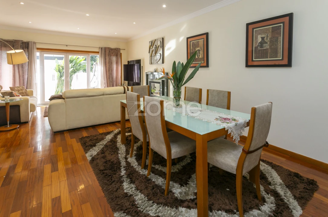 Moradia T4 para Venda em Vila Nova da Telha Foto 12