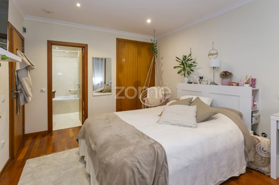 Moradia T4 para Venda em Vila Nova da Telha Foto 32