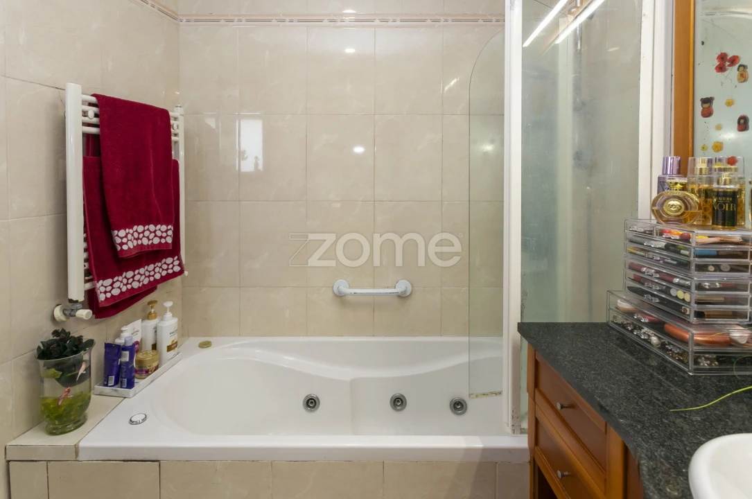 Moradia T4 para Venda em Vila Nova da Telha Foto 27