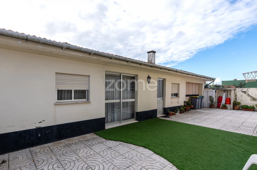 Moradia T3 para Venda em Arcozelo Foto 5