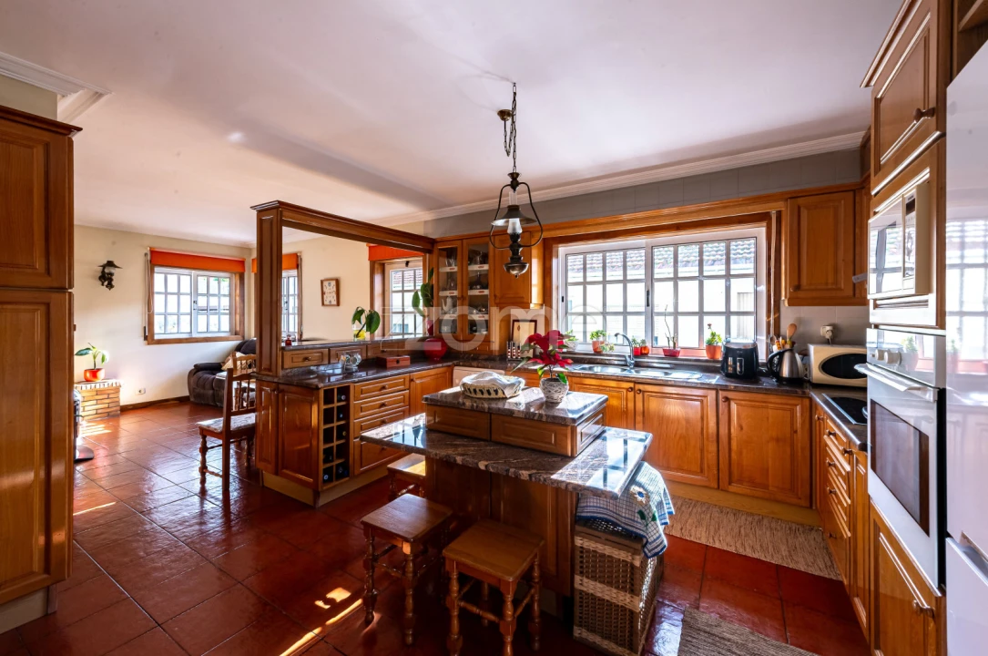 Moradia T3 para Venda em Arcozelo Foto 11