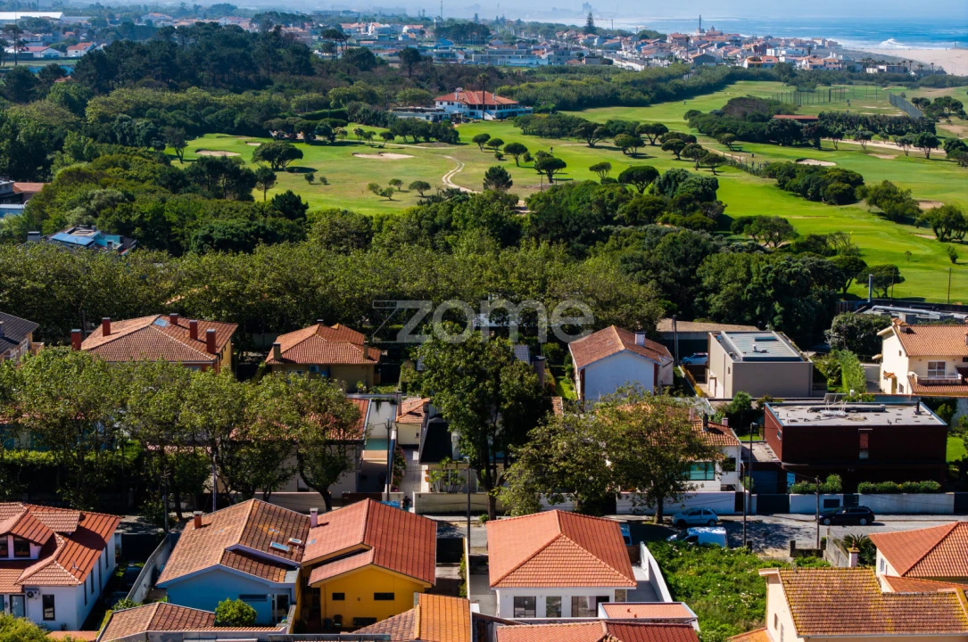 Moradia T3 para Venda em Arcozelo Foto 29