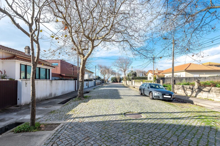 Moradia T3 para Venda em Arcozelo Foto 3